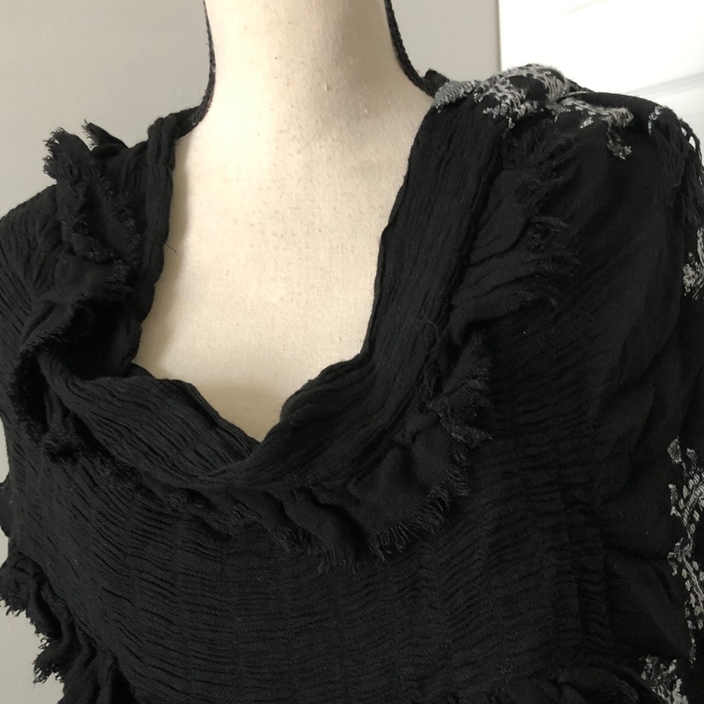 BETSEY JOHNSON Women Viscose Scarf Wrap Floral Black & White - Picture 6 of 11